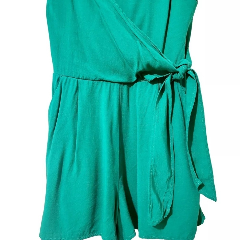 One Clothing~ Green Cami Wrap Short Front Tie Shorts Romper Size S - Picture 5 of 7